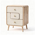 Comodino in legno con ante color crema e tre cassetti dimensioni 50 x 40 x 60cm